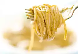 Tomato, Basil and Almond Pesto Pasta (Pesto alla Trapanese)