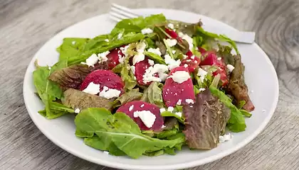 Beets and Arugula Salad with Goat Cheese