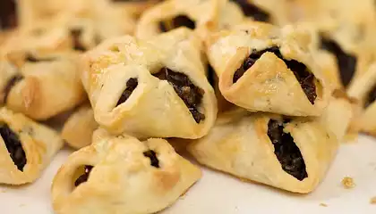 Sun-dried Tomato, Mushroom and Parmesan Puff Pockets