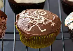 Halloween Chocolate Surprise Cupcakes