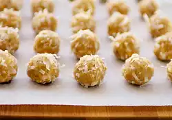 Crispy Crunchy Peanut Snowballs