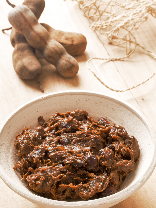 fresh tamarind and tamarind paste