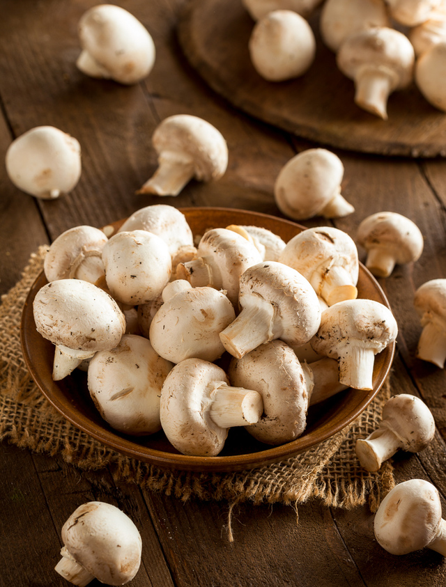 white button mushrooms